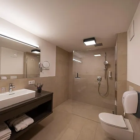 Lakeside Luxury Apartamento