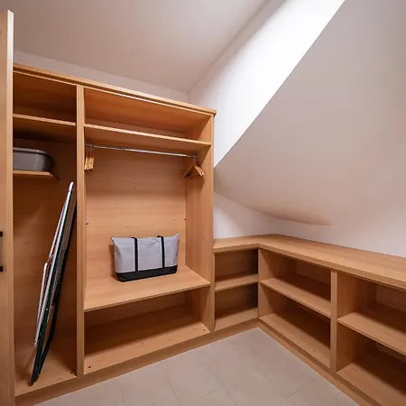 Lakeside Luxury Apartamento